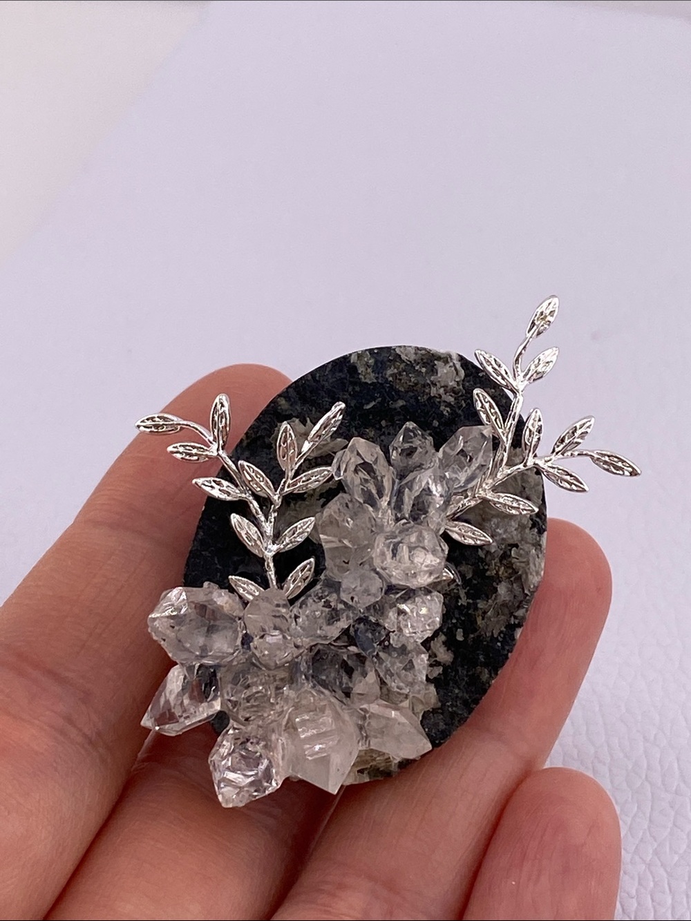 đź”® Raw Black Calcite & Herkimer Diamond Cluster Botanical Statement Ring - Picture 5 of 5